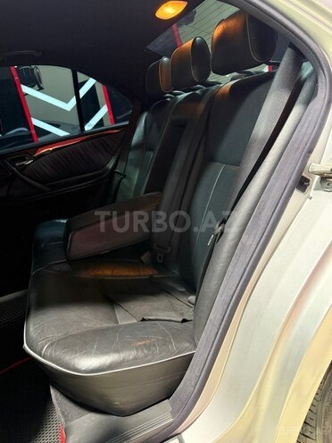 Mercedes E 280-19