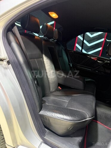 Mercedes E 280-17