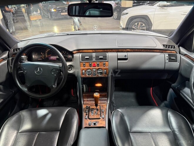 Mercedes E 280-16