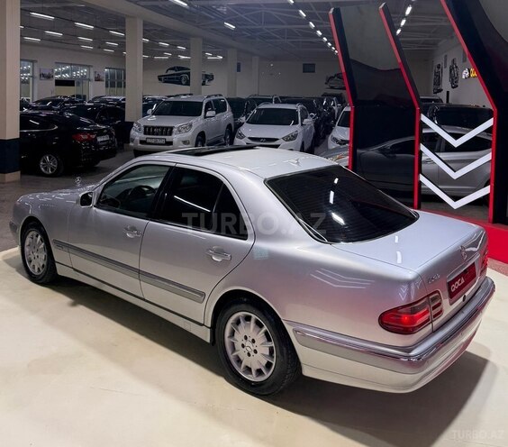 Mercedes E 280-7