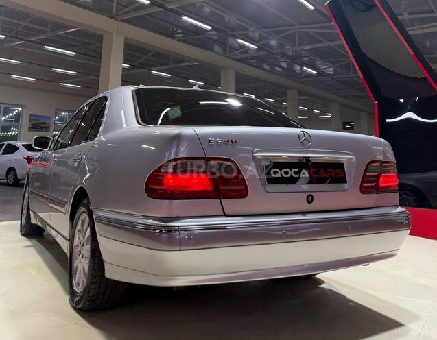 Mercedes E 280-9