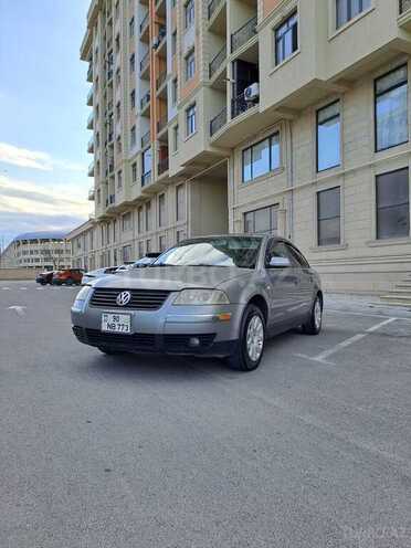 Volkswagen Passat-1