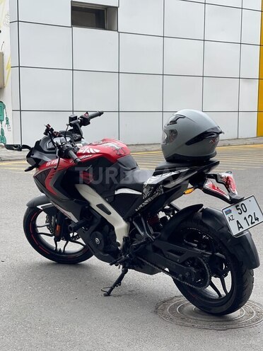 Bajaj Pulsar RS 200-4