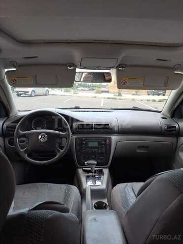Volkswagen Passat-8