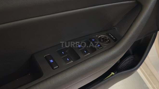 Hyundai Sonata-15