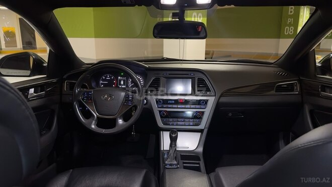 Hyundai Sonata-11