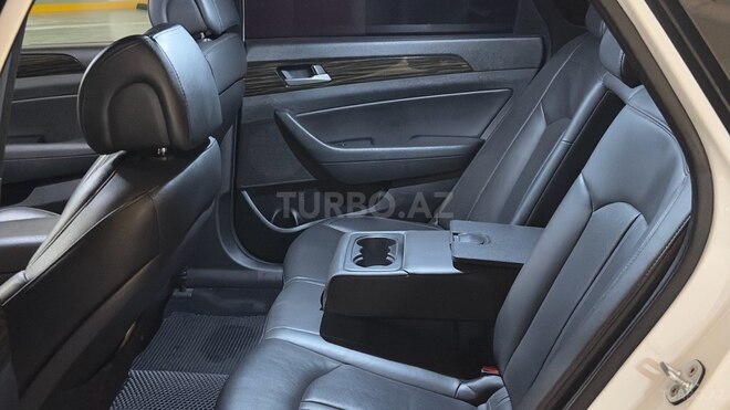 Hyundai Sonata-13