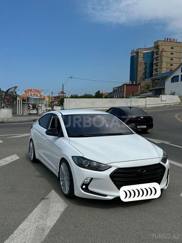 Hyundai Elantra-2