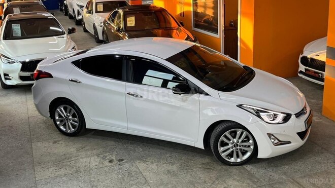 Hyundai Avante-5