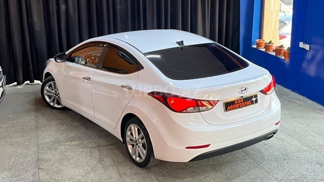 Hyundai Avante-13