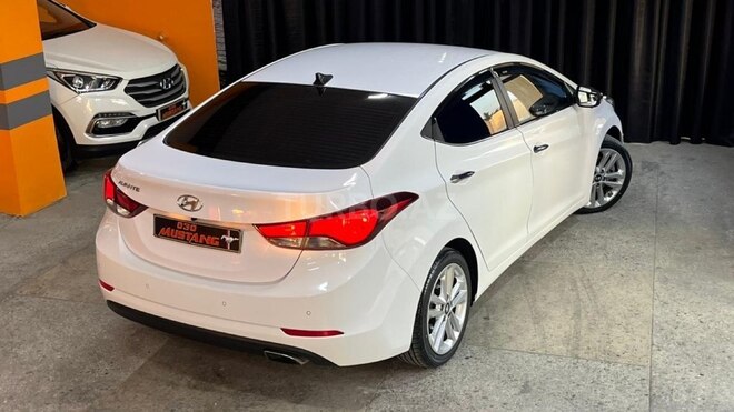 Hyundai Avante-11
