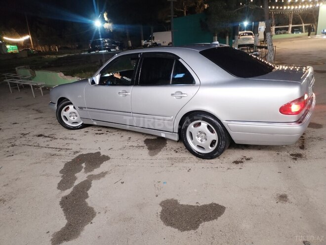 Mercedes E 220-4