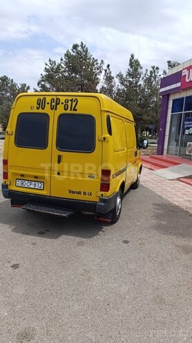 Ford Transit-6