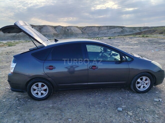 Toyota Prius-7