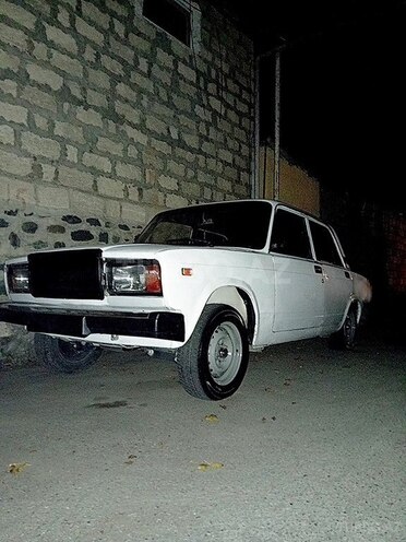 LADA (VAZ) 2107-15