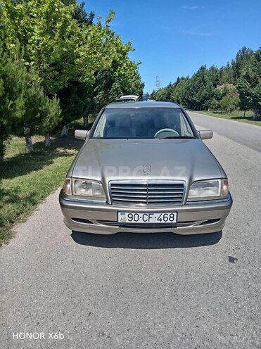 Mercedes C 200-1