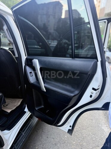 Toyota Land Cruiser Prado-9