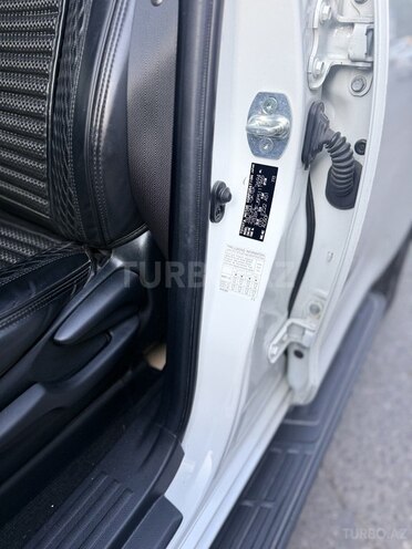 Toyota Land Cruiser Prado-7