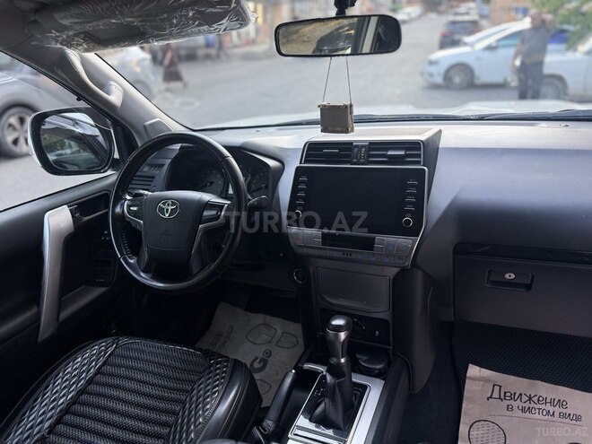 Toyota Land Cruiser Prado-10
