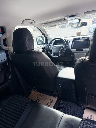 Toyota Land Cruiser Prado-12