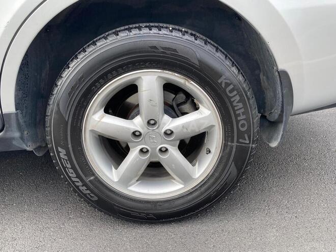 Hyundai Santa Fe-12