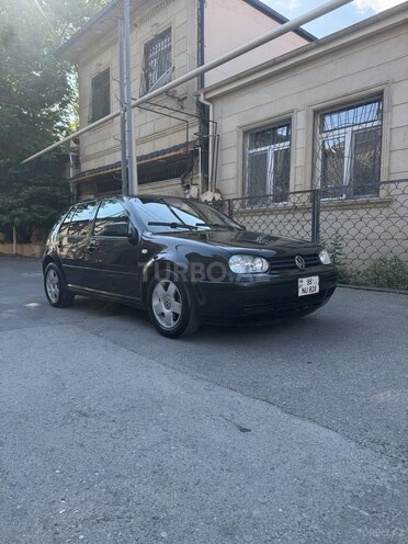 Volkswagen Golf-2
