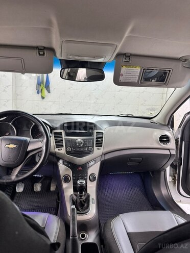 Chevrolet Cruze-11