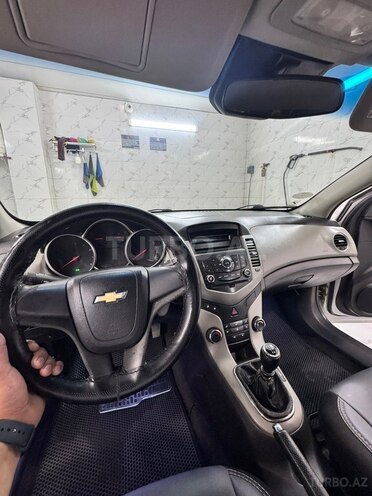 Chevrolet Cruze-10