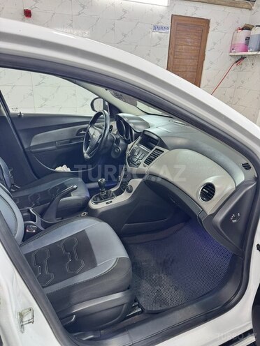 Chevrolet Cruze-14