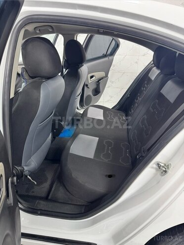 Chevrolet Cruze-13
