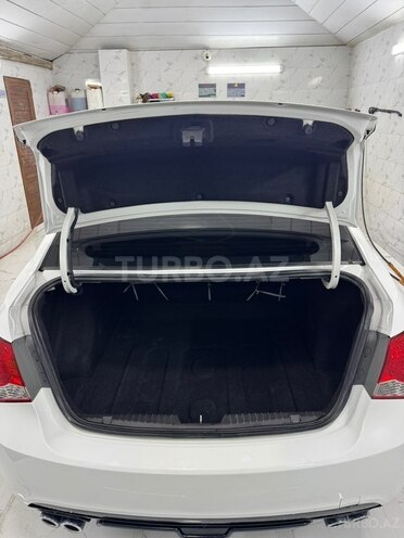 Chevrolet Cruze-16