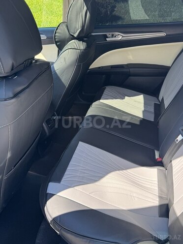 Ford Fusion (North America)-17
