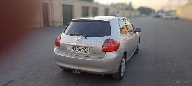 Toyota Auris-4