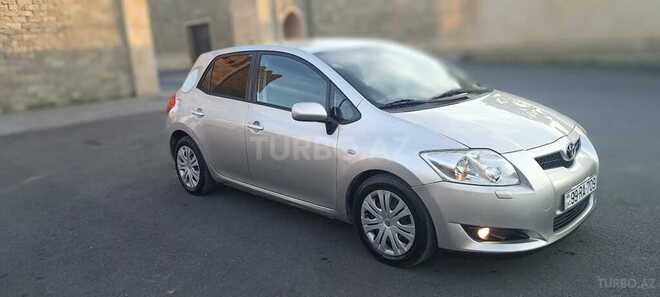 Toyota Auris-2