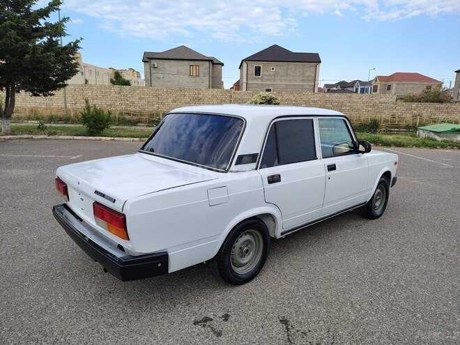 LADA (VAZ) 2107-5