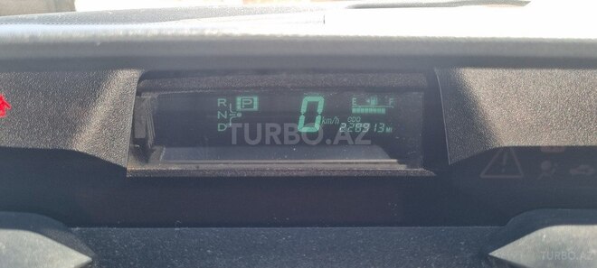 Toyota Prius-4