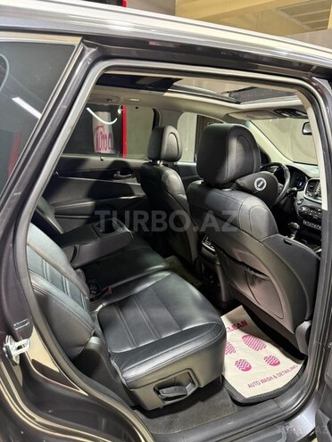 Kia Sorento-17