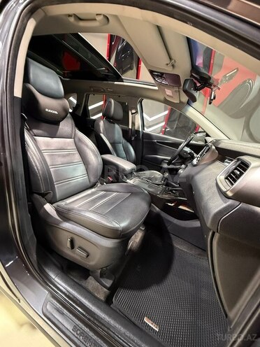 Kia Sorento-14
