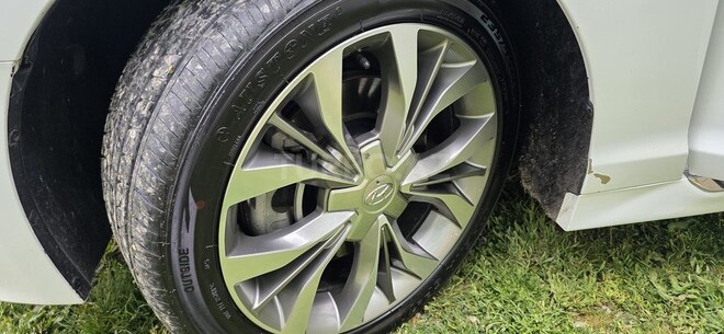 Hyundai Sonata-4