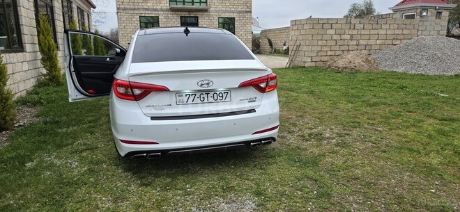 Hyundai Sonata-2