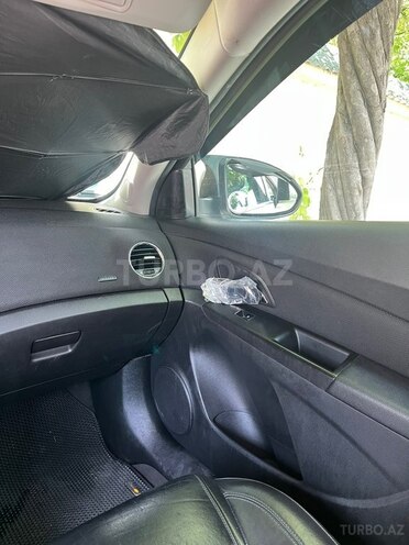 Chevrolet Cruze-17
