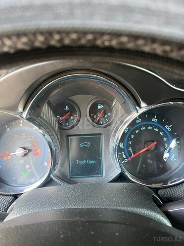 Chevrolet Cruze-12
