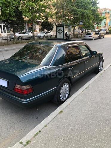 Mercedes 220 E-7