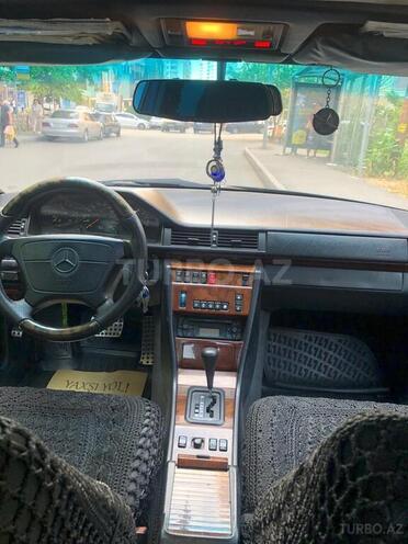 Mercedes 220 E-3