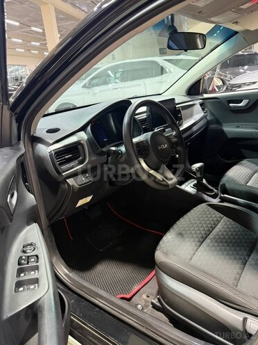 Kia Rio-12