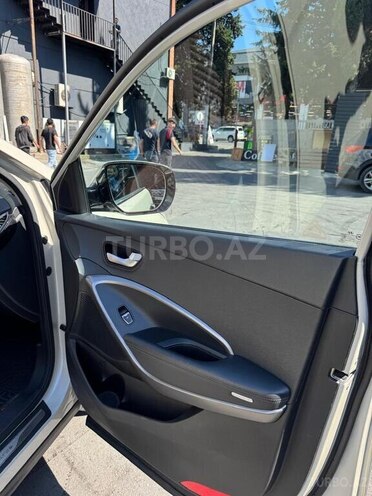 Hyundai Santa Fe-6