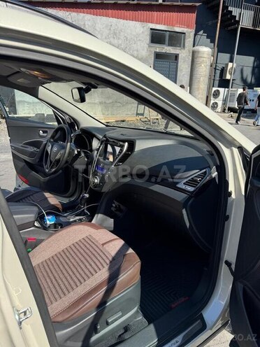 Hyundai Santa Fe-5