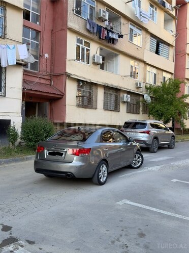 Kia Cerato-5