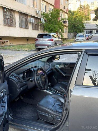 Kia Cerato-10