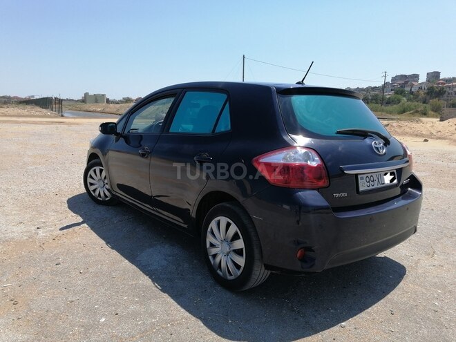 Toyota Auris-4